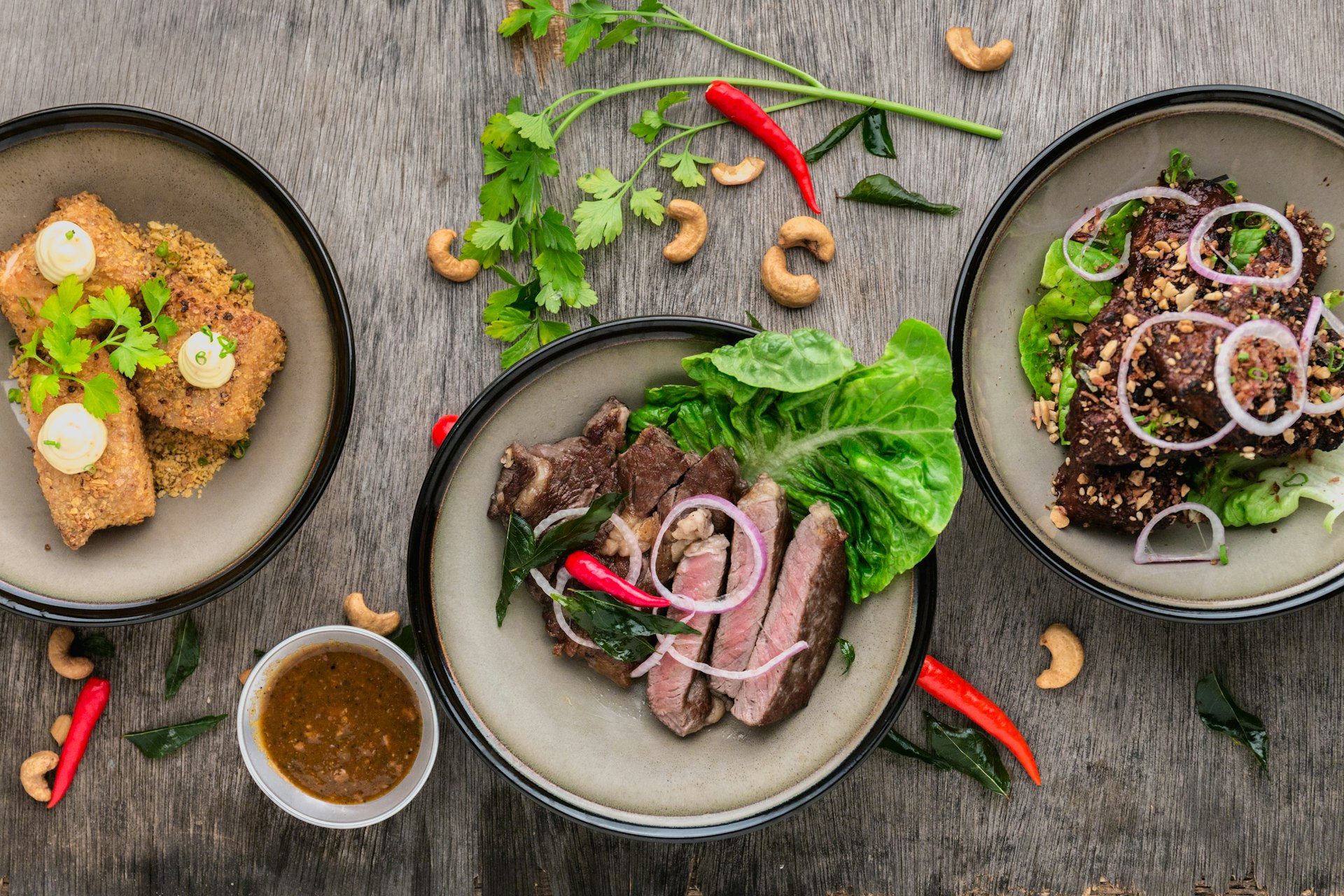 Prato de peixe grelhado com legumes — cozinha de autor com produtos do Minho